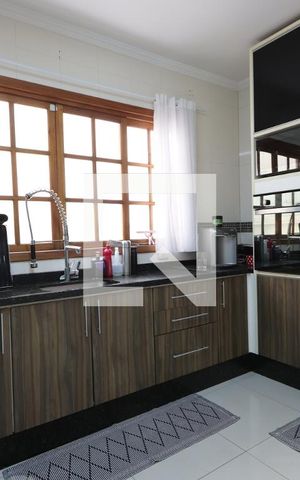 Casa à venda com 225m², 3 quartos e 2 vagasCozinha