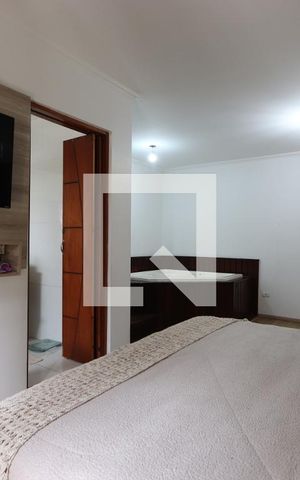 Casa à venda com 225m², 3 quartos e 2 vagasSuíte