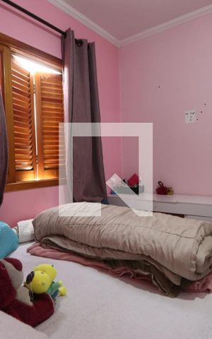 Casa à venda com 225m², 3 quartos e 2 vagasQuarto 2