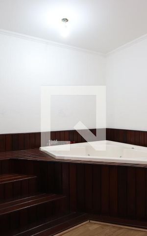 Casa à venda com 225m², 3 quartos e 2 vagasSuíte