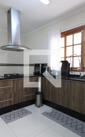 Casa à venda com 225m², 3 quartos e 2 vagasCozinha