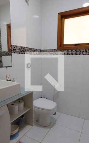 Casa à venda com 225m², 3 quartos e 2 vagasLavabo