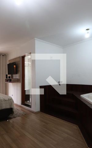 Casa à venda com 225m², 3 quartos e 2 vagasSuíte
