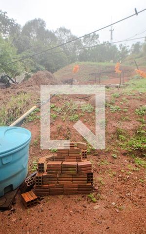 Casa à venda com 65m², 2 quartos e 1 vaga Casa à venda com 65m², 2 quartos e 1 vagaQuintal