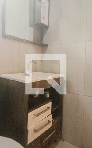 Casa à venda com 65m², 2 quartos e 1 vaga Casa à venda com 65m², 2 quartos e 1 vagaBanheiro da Suíte
