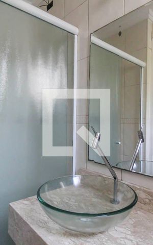 Apartamento à venda com 58m², 2 quartos e 1 vaga Apartamento à venda com 58m², 2 quartos e 1 vagaBanheiro