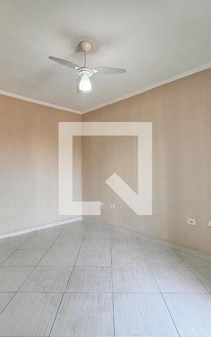 Casa para alugar com 152m², 3 quartos e 4 vagas Casa para alugar com 152m², 3 quartos e 4 vagasQuarto 1
