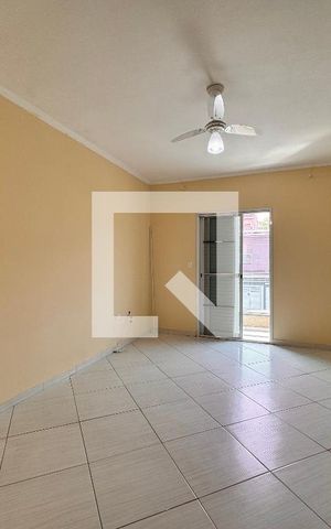 Casa para alugar com 152m², 3 quartos e 4 vagas Casa para alugar com 152m², 3 quartos e 4 vagasSuíte