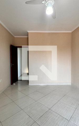 Casa para alugar com 152m², 3 quartos e 4 vagas Casa para alugar com 152m², 3 quartos e 4 vagasQuarto 1