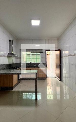 Casa para alugar com 152m², 3 quartos e 4 vagas Casa para alugar com 152m², 3 quartos e 4 vagasCozinha