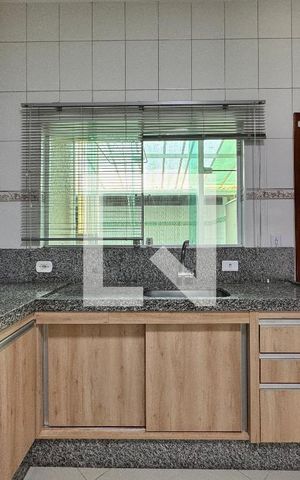 Casa para alugar com 152m², 3 quartos e 4 vagas Casa para alugar com 152m², 3 quartos e 4 vagasCozinha
