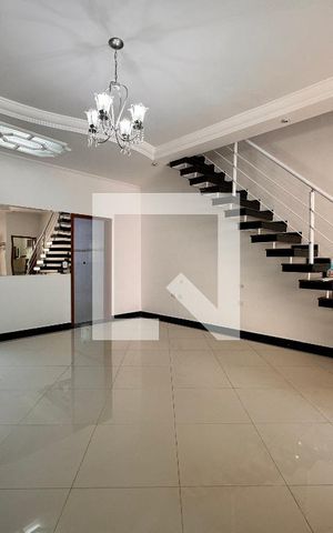 Casa para alugar com 152m², 3 quartos e 4 vagas Casa para alugar com 152m², 3 quartos e 4 vagasSala