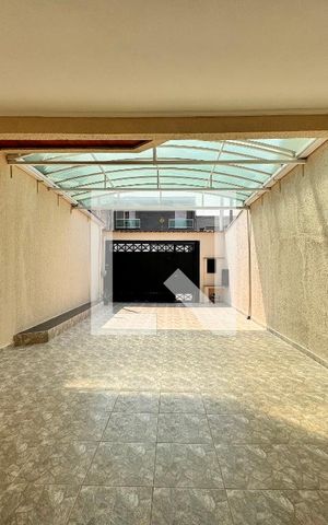 Casa para alugar com 152m², 3 quartos e 4 vagas Casa para alugar com 152m², 3 quartos e 4 vagasGaragem