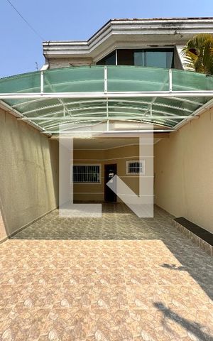 Casa para alugar com 152m², 3 quartos e 4 vagas Casa para alugar com 152m², 3 quartos e 4 vagasGaragem