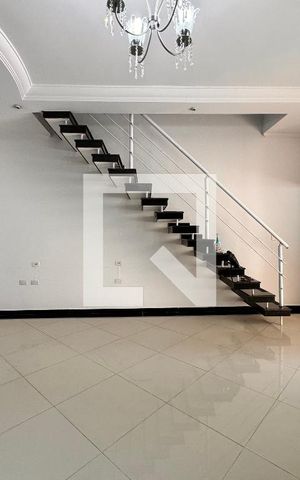 Casa para alugar com 152m², 3 quartos e 4 vagas Casa para alugar com 152m², 3 quartos e 4 vagasSala