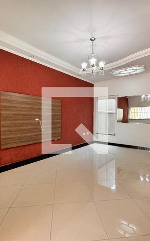 Casa para alugar com 152m², 3 quartos e 4 vagas Casa para alugar com 152m², 3 quartos e 4 vagasSala