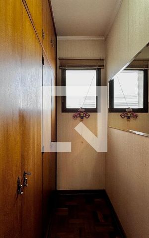 Apartamento à venda com 180m², 3 quartos e 4 vagasCloset Suíte