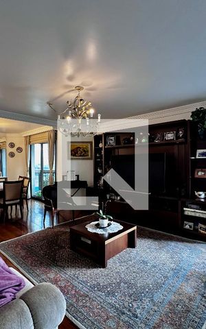 Apartamento à venda com 180m², 3 quartos e 4 vagasSala
