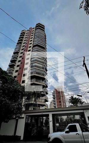 Apartamento à venda com 180m², 3 quartos e 4 vagasFachada
