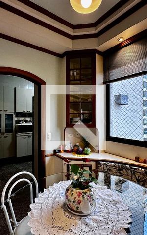Apartamento à venda com 180m², 3 quartos e 4 vagasCopa