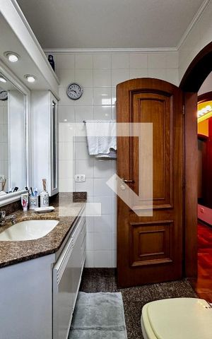 Apartamento à venda com 180m², 3 quartos e 4 vagasBanheiro Suíte
