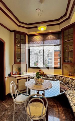 Apartamento à venda com 180m², 3 quartos e 4 vagasCopa