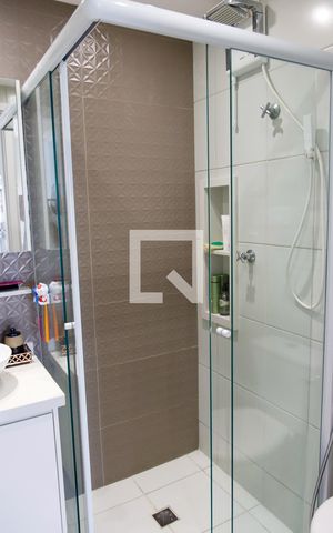 Apartamento à venda com 37m², 2 quartos e 1 vaga Apartamento à venda com 37m², 2 quartos e 1 vagaBanheiro