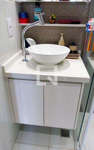 Apartamento à venda com 37m², 2 quartos e 1 vaga Apartamento à venda com 37m², 2 quartos e 1 vagaBanheiro