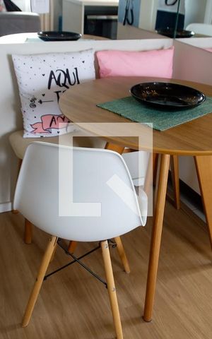 Apartamento à venda com 37m², 2 quartos e 1 vaga Apartamento à venda com 37m², 2 quartos e 1 vagaSala