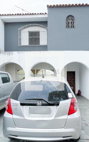 Casa à venda com 160m², 3 quartos e 3 vagas Casa à venda com 160m², 3 quartos e 3 vagasGaragem