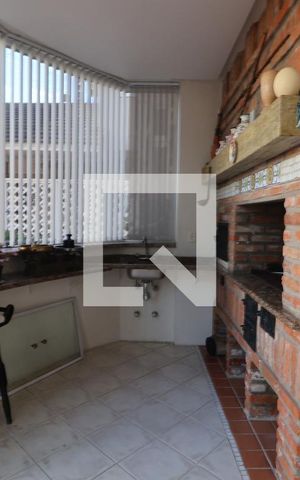 Casa à venda com 242m², 3 quartos e 5 vagasÁrea comum - Churrasqueira