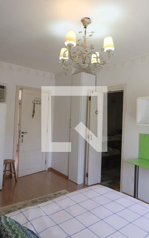 Casa à venda com 242m², 3 quartos e 5 vagasSuíte 2