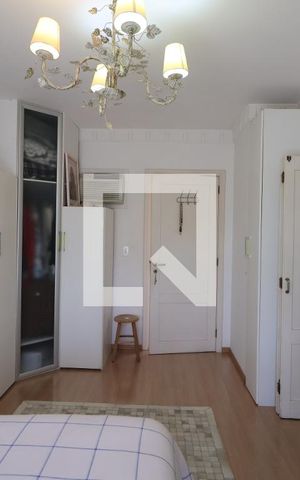 Casa à venda com 242m², 3 quartos e 5 vagasSuíte 2
