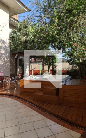 Casa à venda com 242m², 3 quartos e 5 vagasÁrea externa