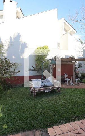 Casa à venda com 242m², 3 quartos e 5 vagasÁrea externa