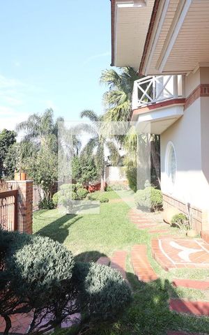Casa à venda com 242m², 3 quartos e 5 vagasÁrea externa