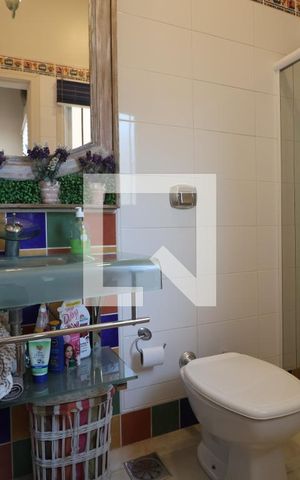 Casa à venda com 242m², 3 quartos e 5 vagasBanheiro de serviço