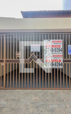 Casa à venda com 144m², 4 quartos e 2 vagas Casa à venda com 144m², 4 quartos e 2 vagasFachada Plaquinha