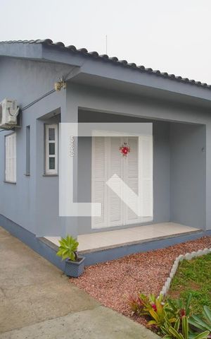 Casa à venda com 70m², 3 quartos e 1 vaga Casa à venda com 70m², 3 quartos e 1 vagaFachada