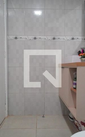 Casa à venda com 70m², 3 quartos e 1 vaga Casa à venda com 70m², 3 quartos e 1 vagaBanheiro