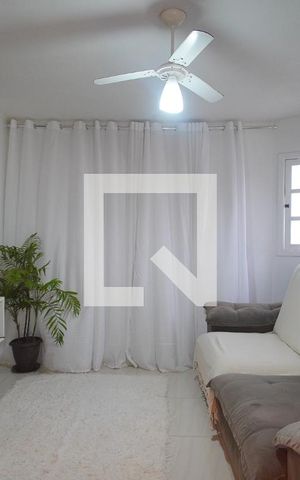 Casa à venda com 70m², 3 quartos e 1 vaga Casa à venda com 70m², 3 quartos e 1 vagaSala
