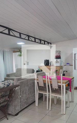 Casa à venda com 70m², 3 quartos e 1 vaga Casa à venda com 70m², 3 quartos e 1 vagaEspaço Gourmet