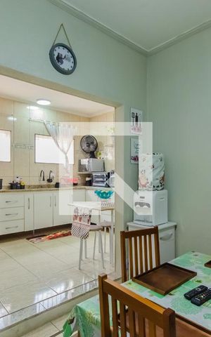 Casa de condomínio à venda com 254m², 6 quartos e 2 vagas Casa de condomínio à venda com 254m², 6 quartos e 2 vagasCozinha 1 Casa 1