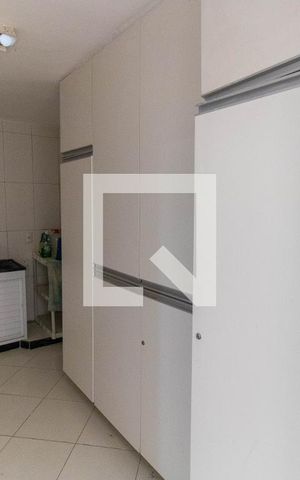 Casa à venda com 150m², 3 quartos e 1 vaga Casa à venda com 150m², 3 quartos e 1 vagaÁrea de Serviço