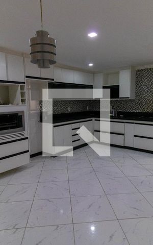 Casa à venda com 150m², 3 quartos e 1 vaga Casa à venda com 150m², 3 quartos e 1 vagaCozinha