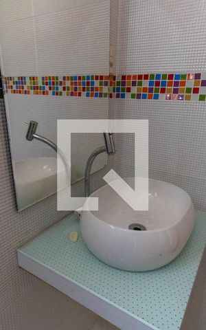 Casa à venda com 150m², 3 quartos e 1 vaga Casa à venda com 150m², 3 quartos e 1 vagaBanheiro