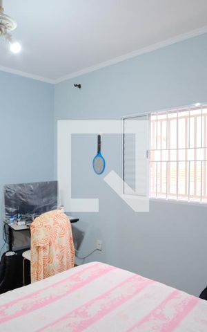 Casa à venda com 282m², 4 quartos e 2 vagasQuarto 1