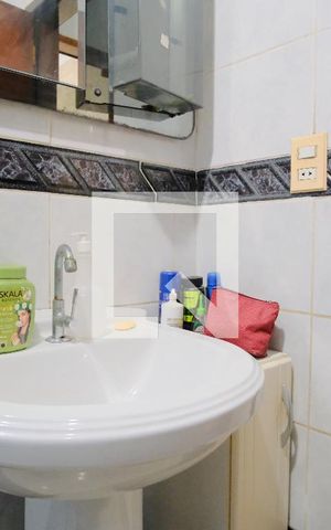 Casa à venda com 282m², 4 quartos e 2 vagasBanheiro 1