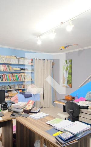 Casa à venda com 282m², 4 quartos e 2 vagasQuarto 4