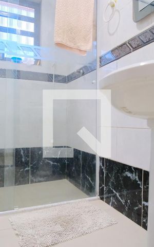 Casa à venda com 282m², 4 quartos e 2 vagasBanheiro 1